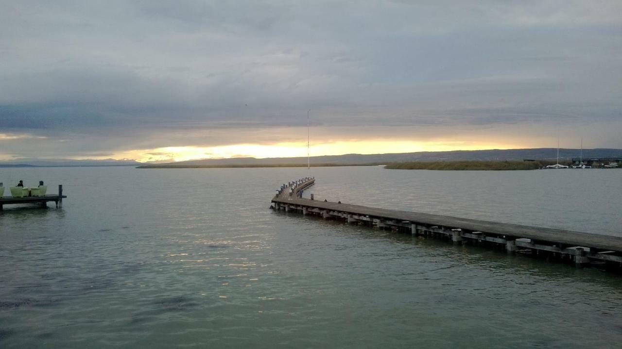 Bootshaus Am See Нойзидл ам Зее Екстериор снимка