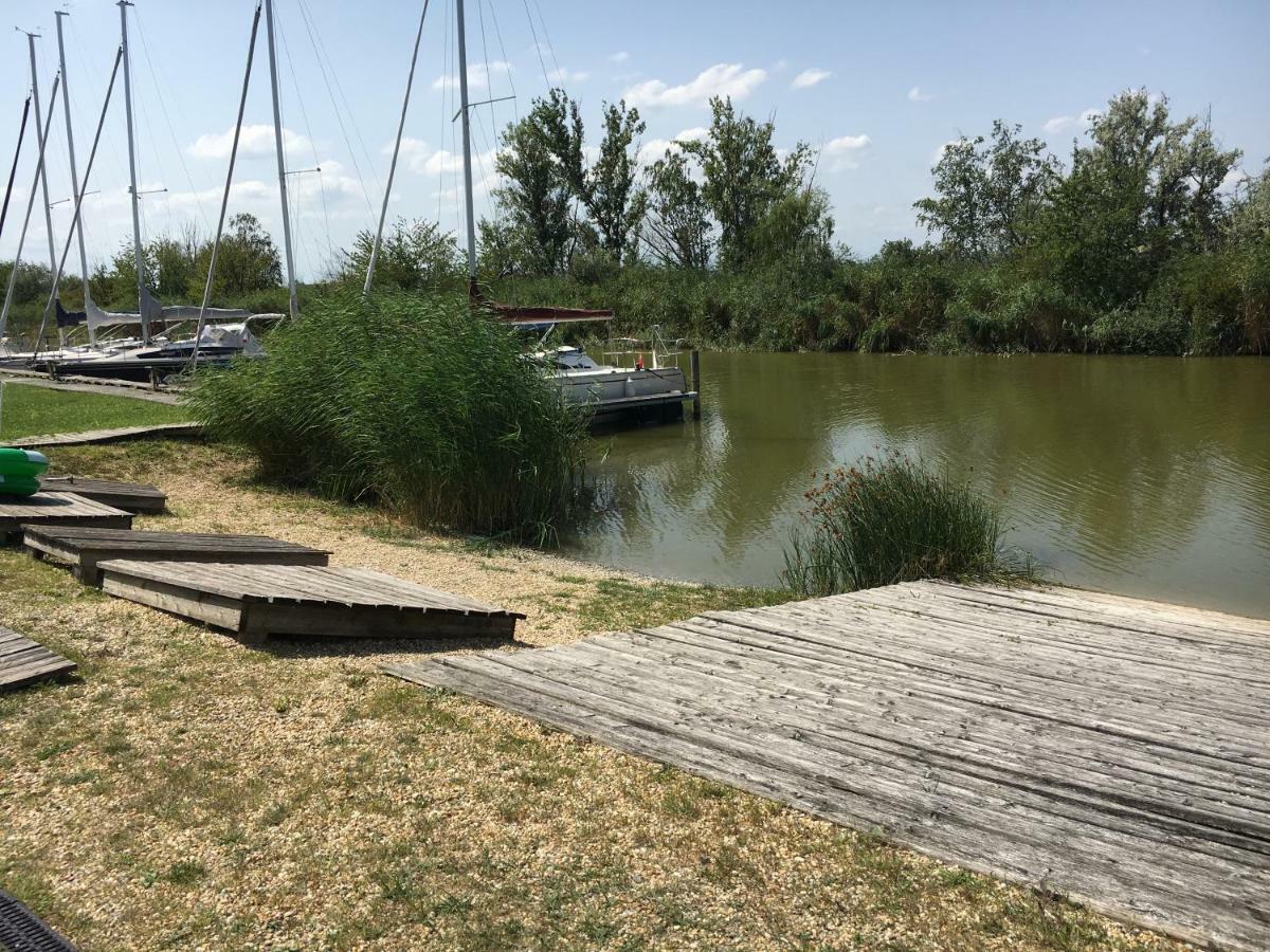 Bootshaus Am See Нойзидл ам Зее Екстериор снимка